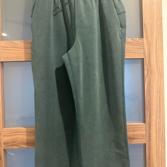 Lululemon Green Sweatshirt and Joggers Set - Picture 4 of 10